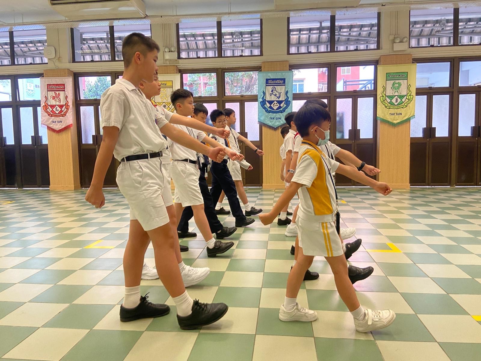 中式步操訓練：增強學校凝聚力