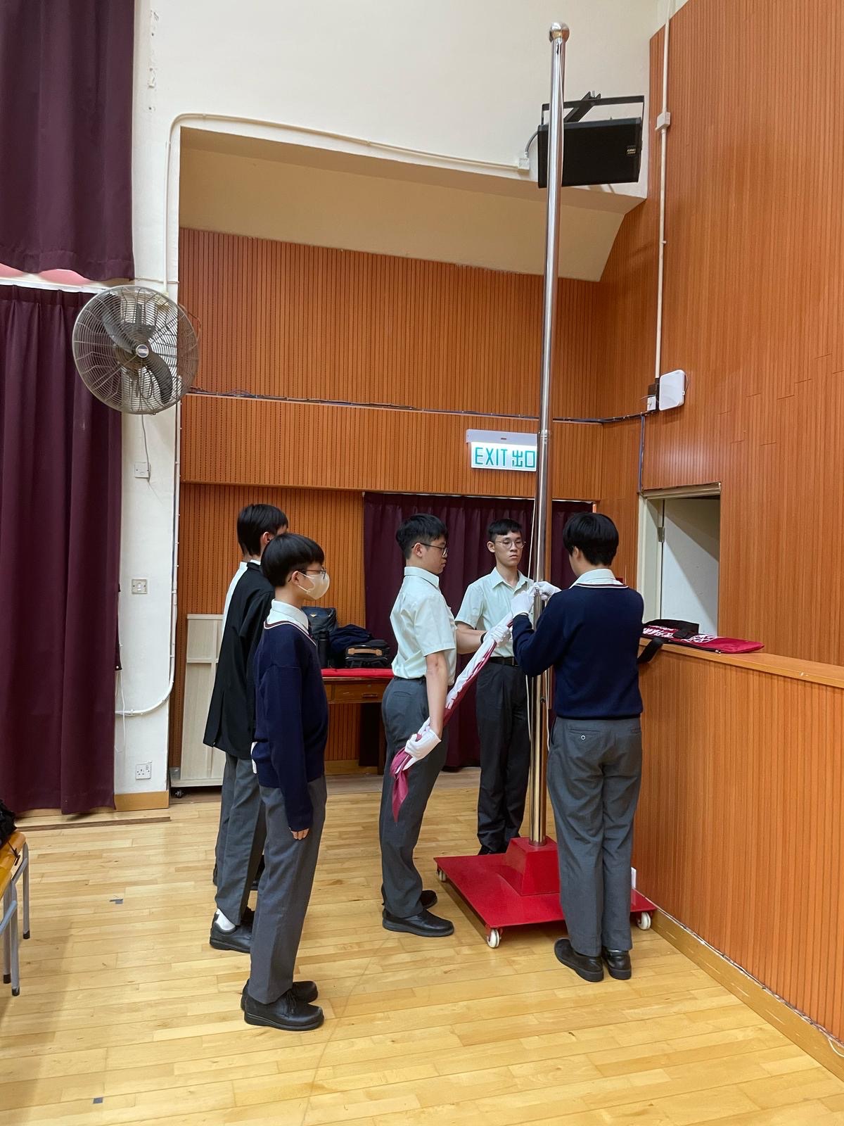 升旗訓練：增進學生的自信心