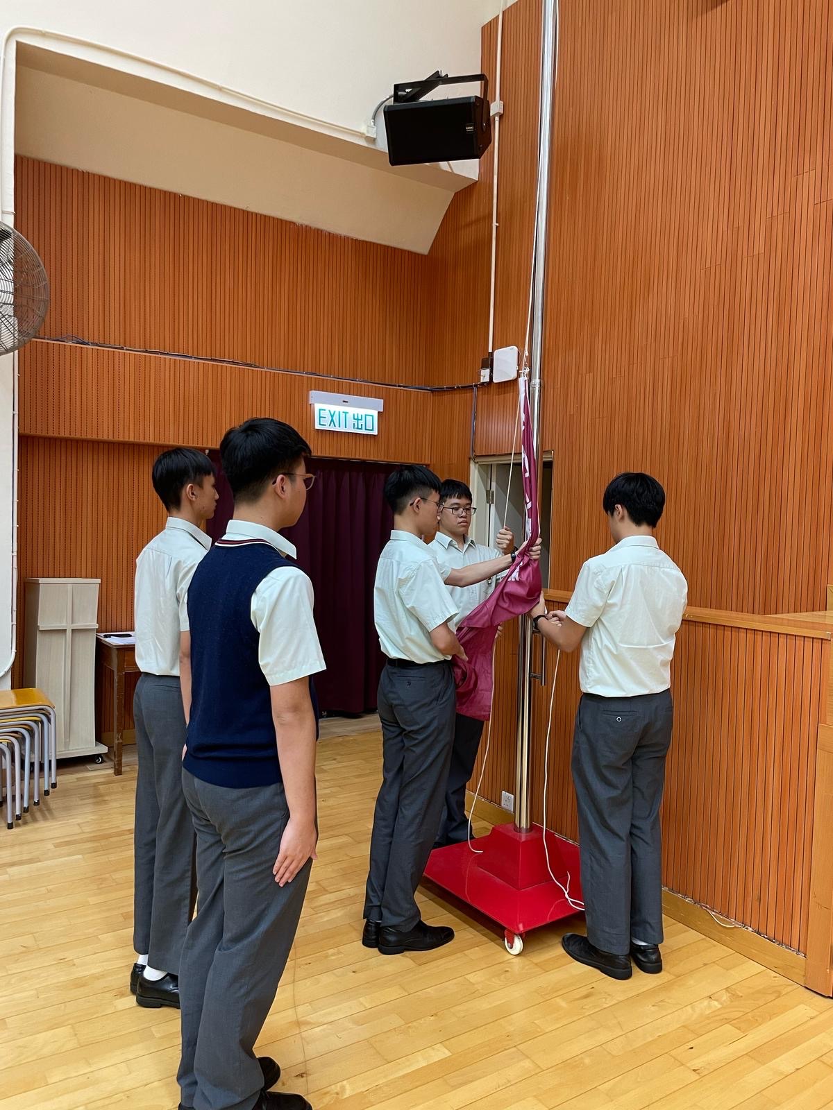 提升尊重與愛國心：到校升旗訓練