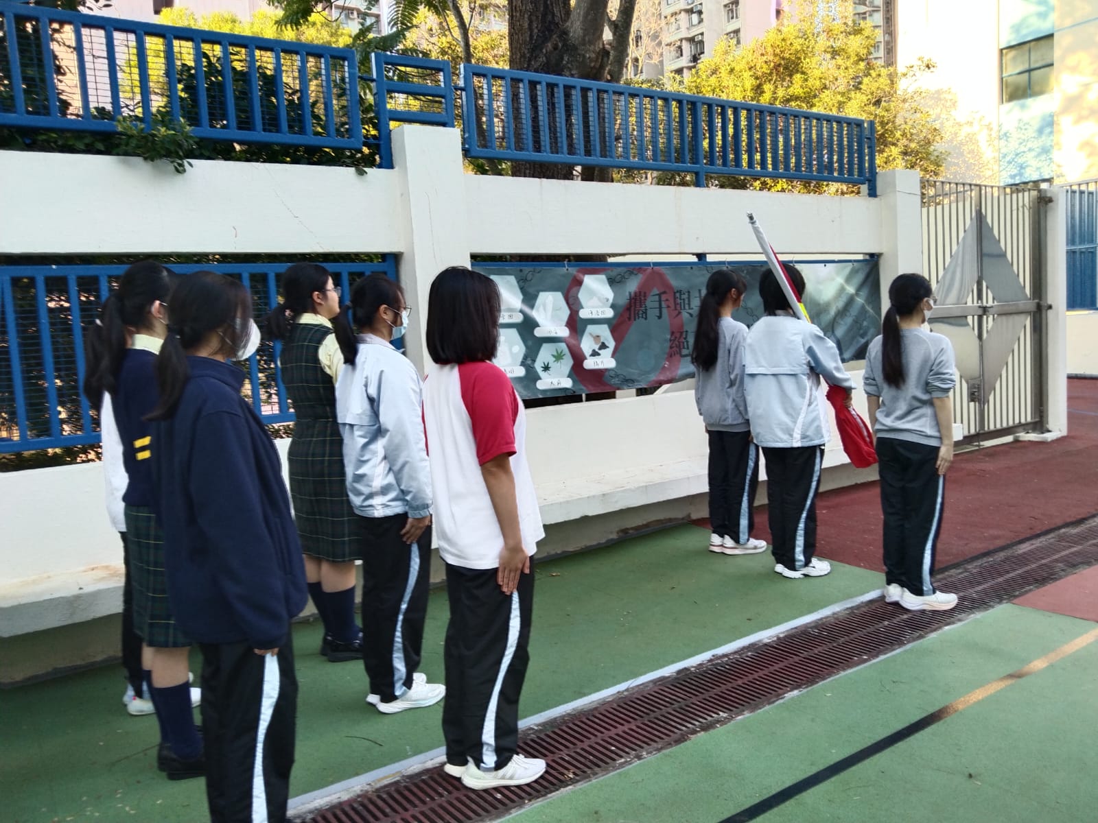 強化公民教育：到校升旗訓練