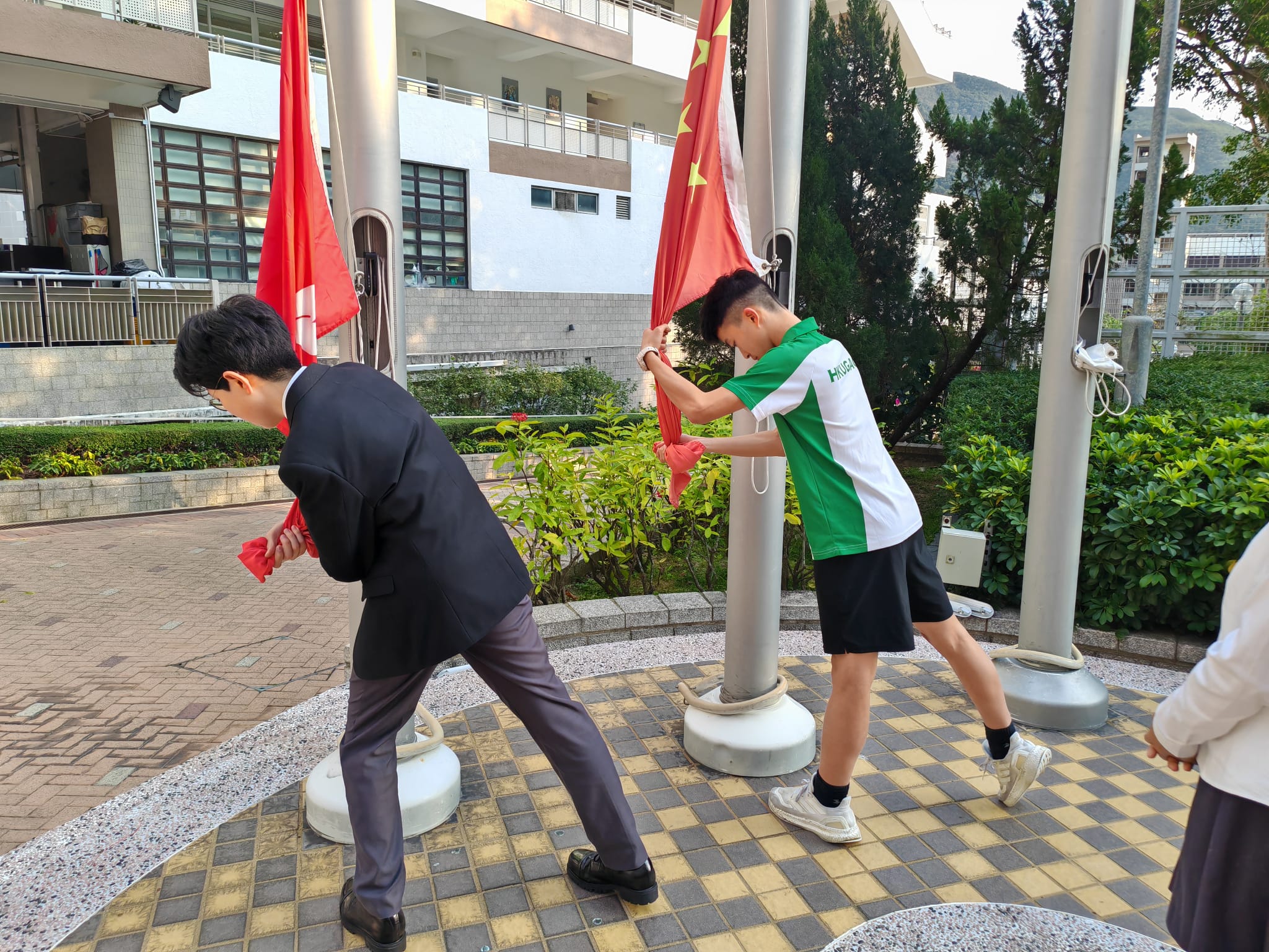 為什麼香港學校需要專業到校升旗訓練？