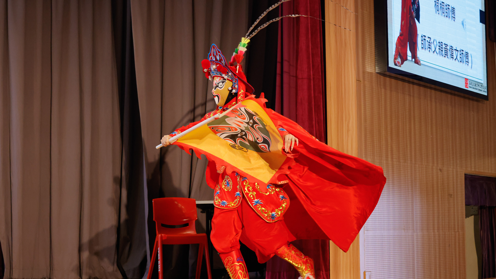 香港學校變臉表演的特色與優勢